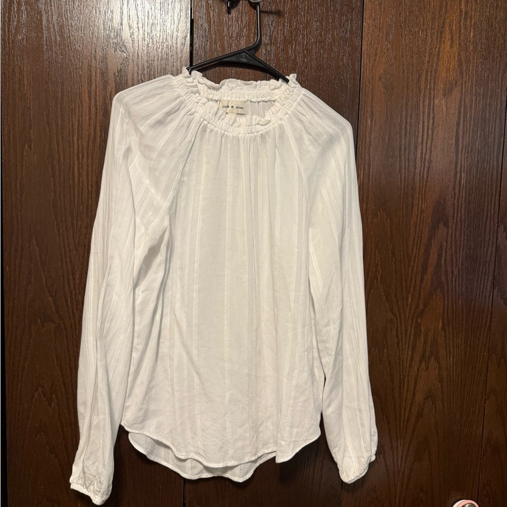 Cloth & Stone White Blouse with Ruffled Neckline